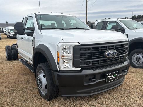 New 2026 Ford F550 4x4 SuperCab Super Duty image 4
