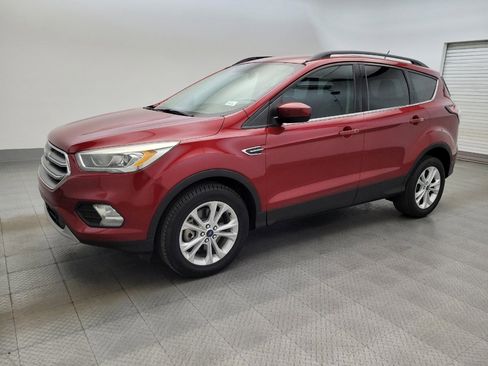 Used 2017 Ford Escape SE w/ Equipment Group 201A FWD image 2