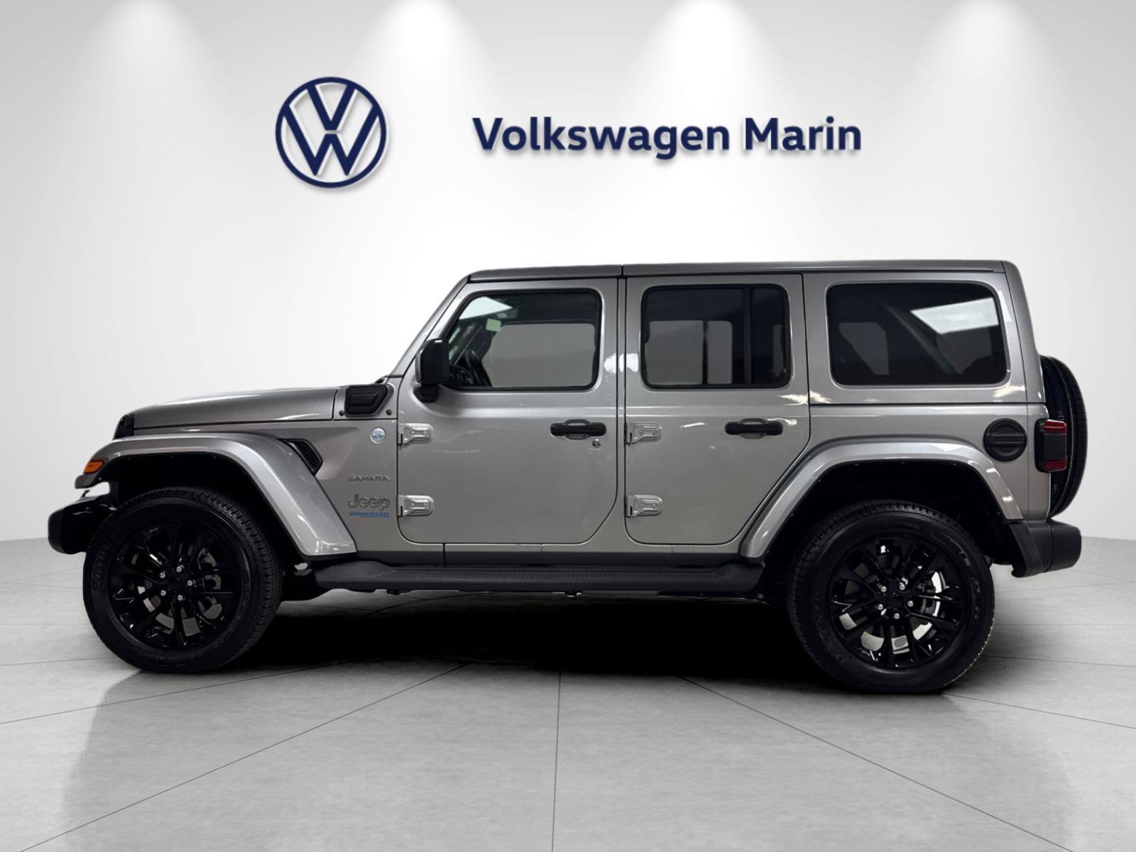 Used 2021 Jeep Wrangler Unlimited Sahara w/ Cold Weather Group AWD/4WD image 2