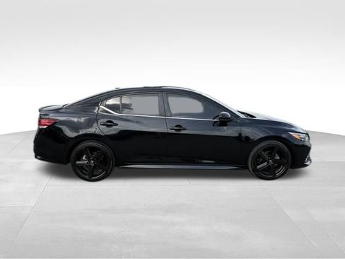 Used 2022 Nissan Sentra SR w/ Midnight Edition FWD image 9