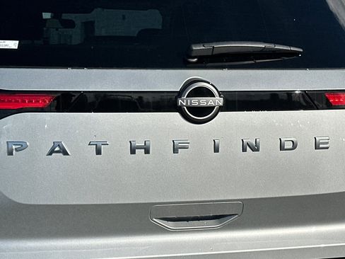 New 2025 Nissan Pathfinder SV image 24