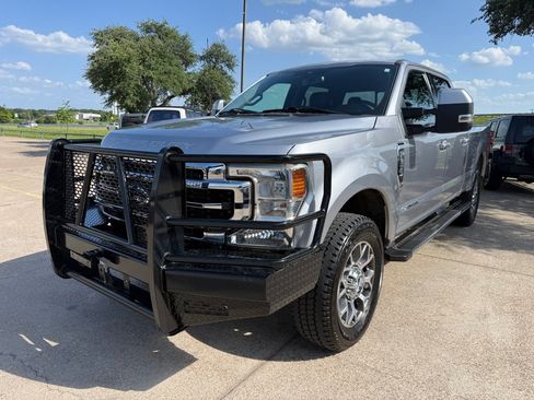 Used 2021 Ford F250 Lariat w/ Lariat Value Package AWD/4WD image 3