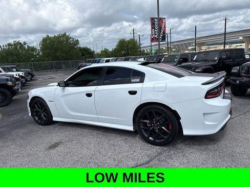 Used 2022 Dodge Charger R/T w/ Blacktop Package RWD image 2