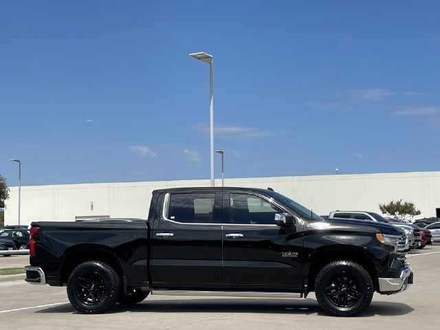 Used 2022 Chevrolet Silverado 1500 LTZ AWD/4WD image 3