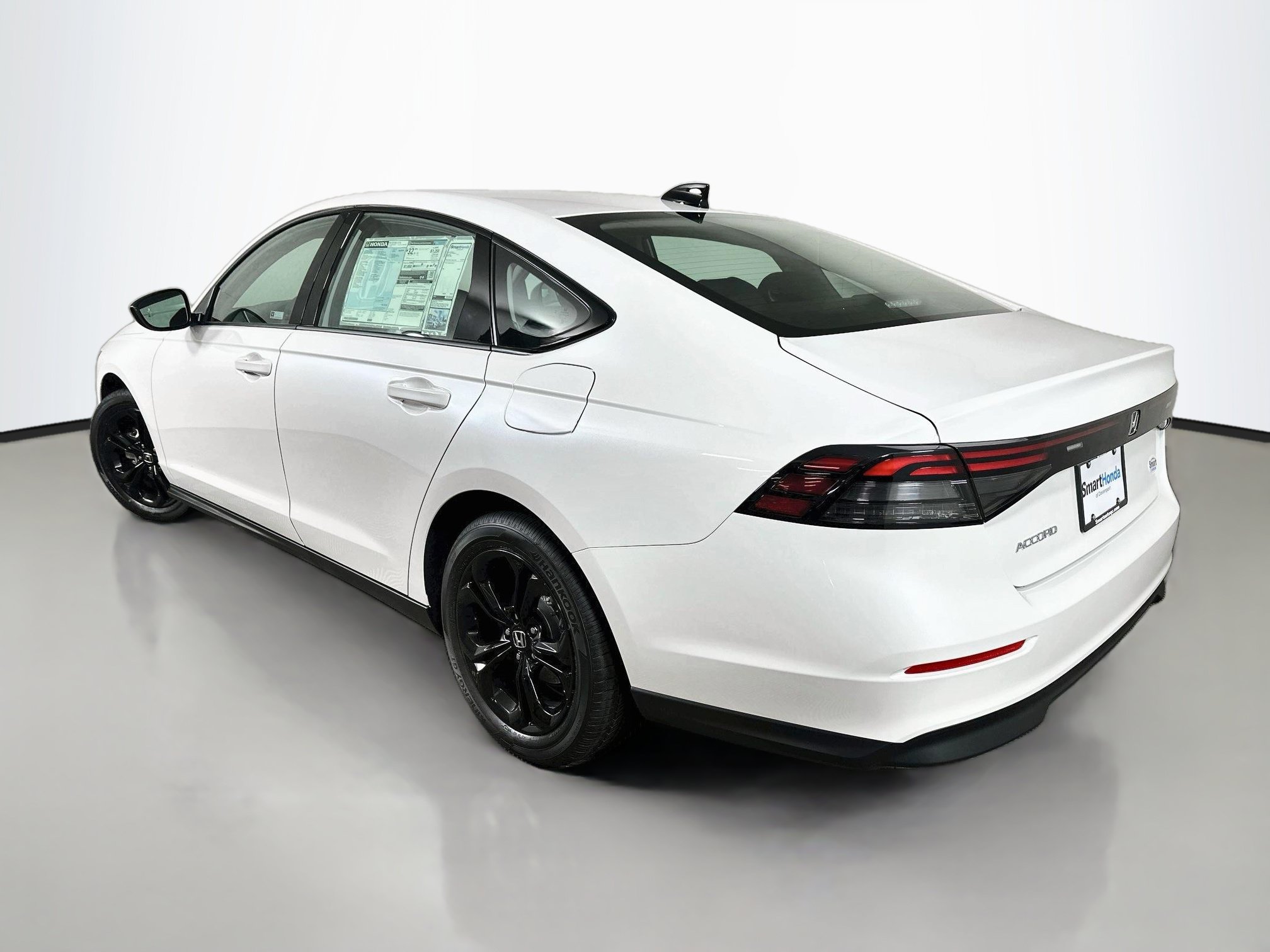 Used 2025 Honda Accord SE image 5