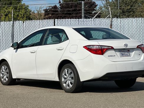 Used 2015 Toyota Corolla LE FWD image 5