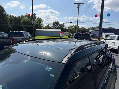 Used 2024 Ford Explorer XLT w/ Equipment Group 202A AWD/4WD image 22
