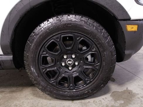 Used 2025 Ford Bronco Sport Badlands image 12