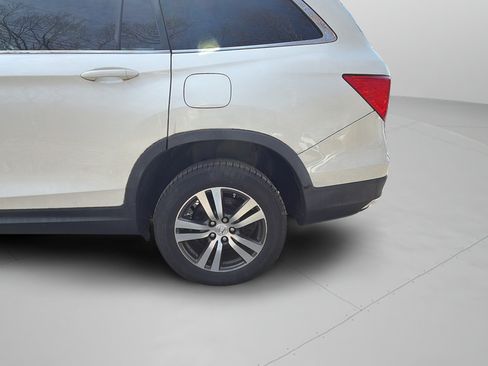 Used 2017 Honda Pilot EX image 33