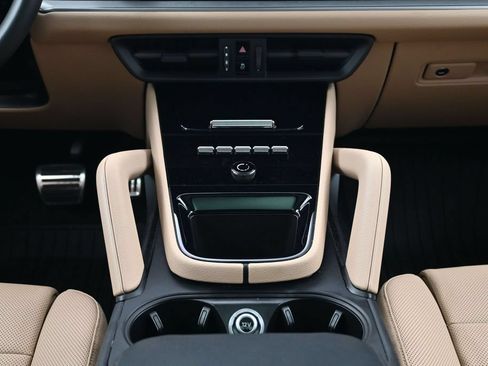Certified 2026 Porsche Cayenne S AWD/4WD image 10