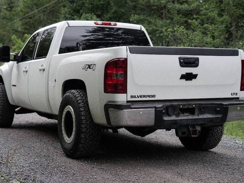 Used 2014 Chevrolet Silverado 2500 LTZ w/ LTZ Plus Package AWD/4WD image 11