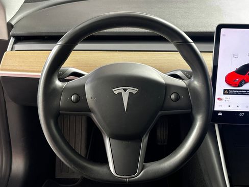 Used 2018 Tesla Model 3 Long Range image 19