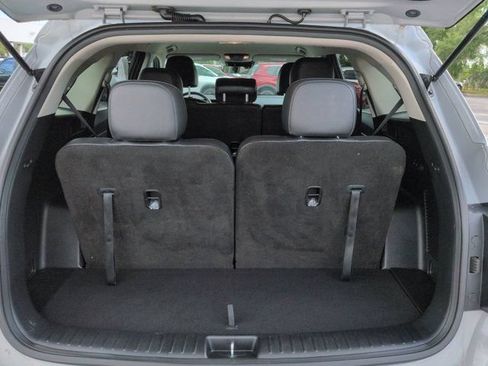 Used 2025 Kia Sorento S FWD image 12
