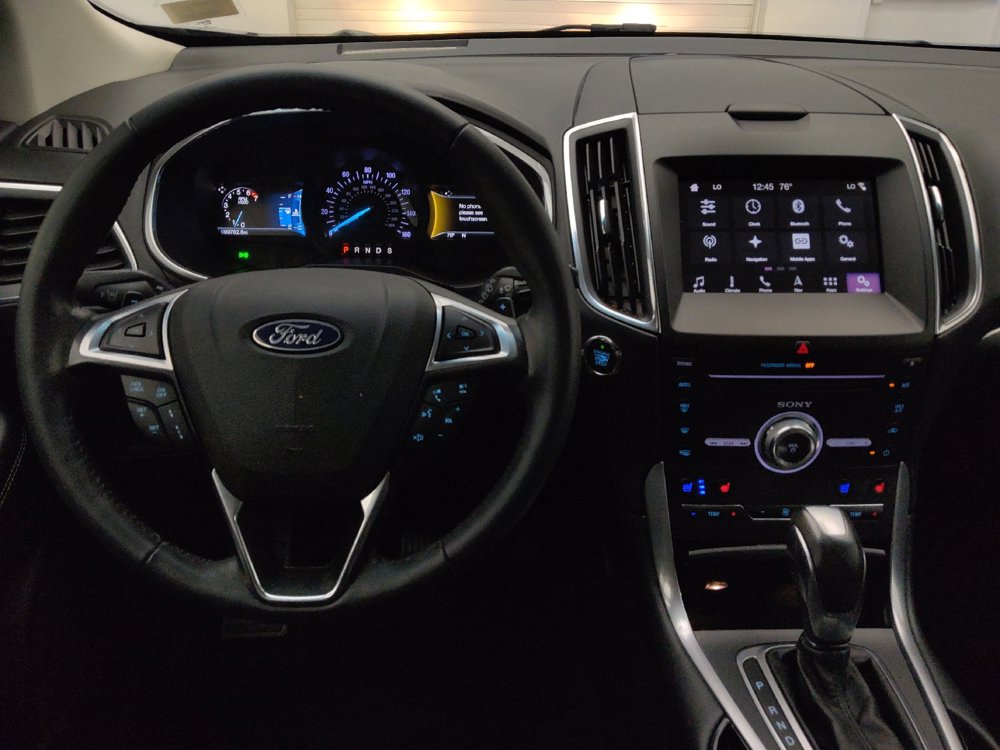Used 2018 Ford Edge Titanium w/ Equipment Group 301A FWD image 22