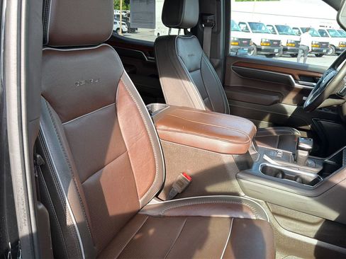 Used 2023 GMC Sierra 1500 Denali w/ Denali Reserve Package AWD/4WD image 8