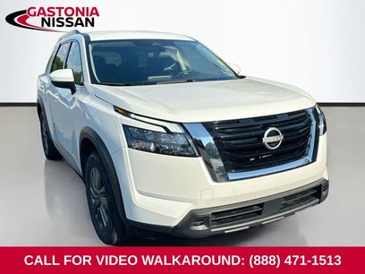 Used 2025 Nissan Pathfinder SV
