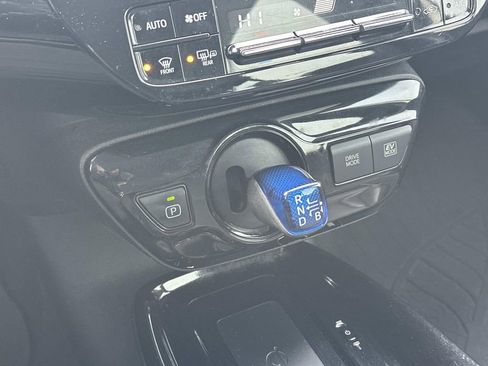 Used 2019 Toyota Prius XLE image 32