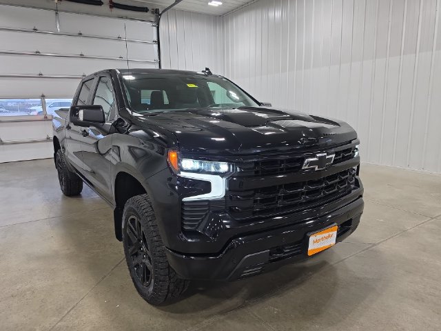 Used 2025 Chevrolet Silverado 1500 LT Trail Boss w/ LT Trail Boss Premium Package AWD/4WD image 2