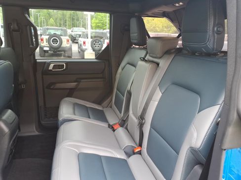 Used 2024 Ford Bronco Outer Banks AWD/4WD image 30