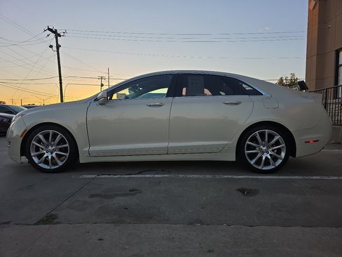 Used 2016 Lincoln MKZ Hybrid image 8