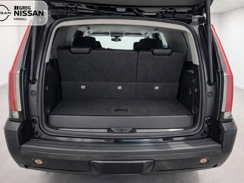 Used 2018 Cadillac Escalade 4WD image 14