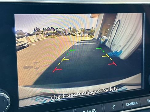 Used 2023 Nissan Rogue SV image 18