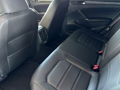 Certified 2021 Volkswagen Passat 2.0T R-Line image 12