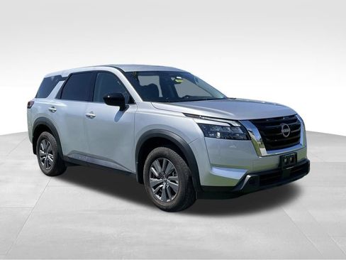 Certified 2024 Nissan Pathfinder S AWD/4WD image 3