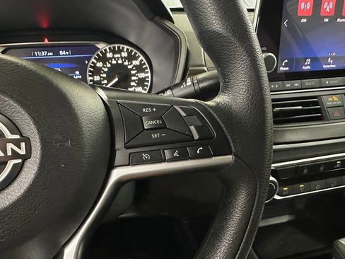 Used 2023 Nissan Altima 2.5 SV FWD image 11