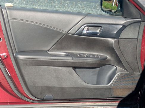 Used 2013 Honda Accord Sport image 18