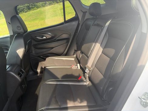 Used 2024 GMC Terrain SLT AWD/4WD image 31