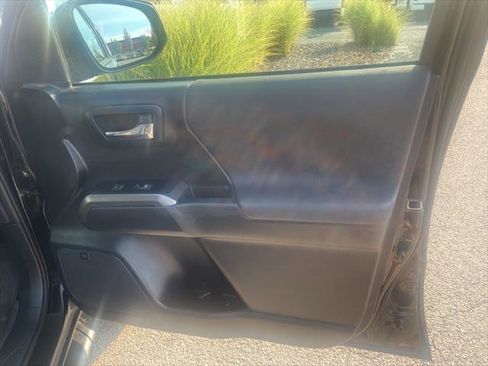 Certified 2020 Toyota Tacoma TRD Off-Road w/ TRD Premium Off Road Package image 14