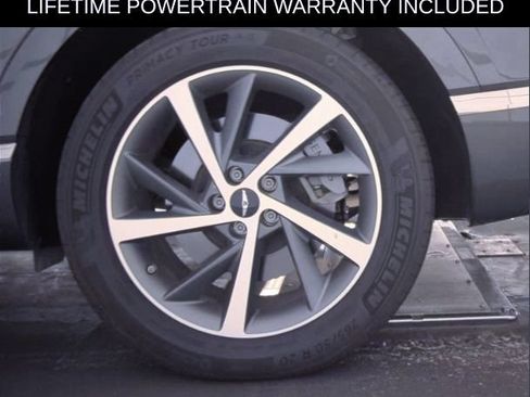 Used 2025 Genesis GV80 2.5T Advanced AWD/4WD image 10
