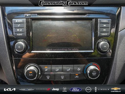 Used 2021 Nissan Rogue Sport S image 18