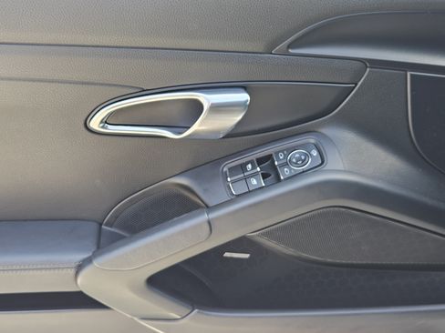 Used 2022 Porsche 718 Cayman S RWD image 23