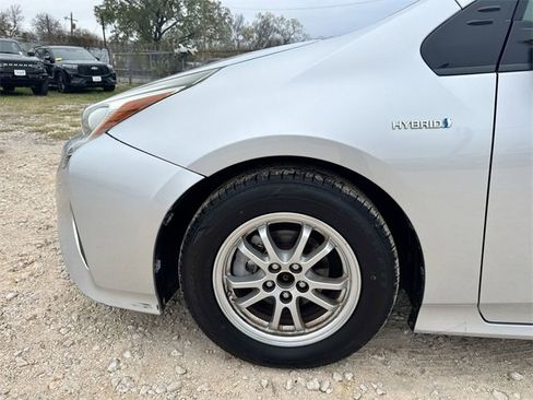 Used 2017 Toyota Prius Four image 23