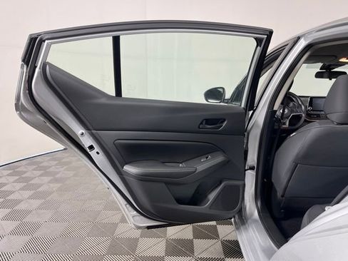 Used 2024 Nissan Altima 2.5 SV AWD/4WD image 33
