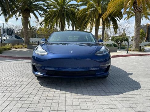 Used 2019 Tesla Model 3 Mid Range RWD image 3