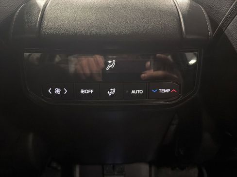 Used 2024 Toyota Highlander XLE image 33