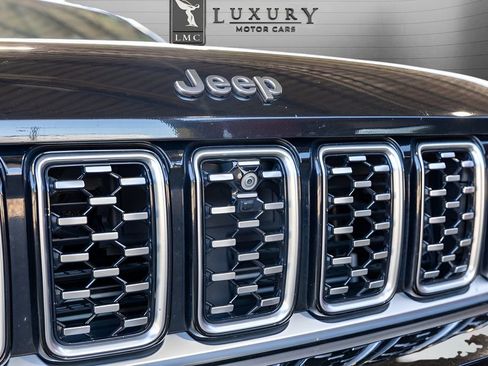 Used 2021 Jeep Grand Cherokee L Summit AWD/4WD image 15