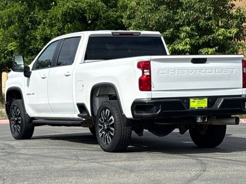 Used 2021 Chevrolet Silverado 2500 LT w/ Fleet Comfort Package AWD/4WD image 3
