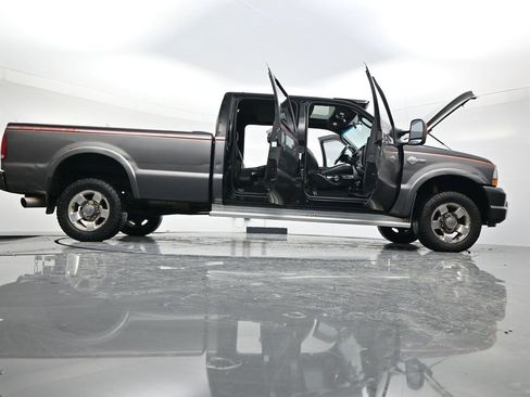 Used 2004 Ford F350 Harley-Davidson image 57