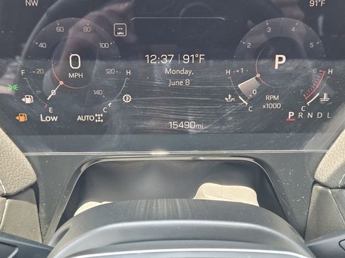 Used 2025 GMC Yukon XL Denali AWD/4WD image 17