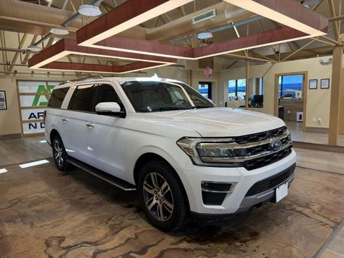 Used 2023 Ford Expedition Max Limited image 2