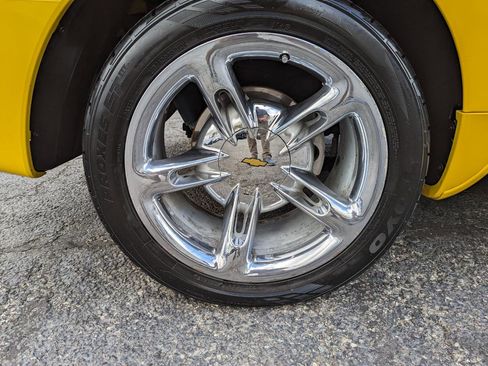 Used 2004 Chevrolet SSR w/ Preferred Equipment Group RWD image 42