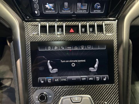 Used 2024 Lamborghini Urus Performante AWD/4WD image 24