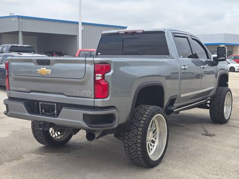 Used 2024 Chevrolet Silverado 3500 High Country w/ High Country Premium Package AWD/4WD image 3