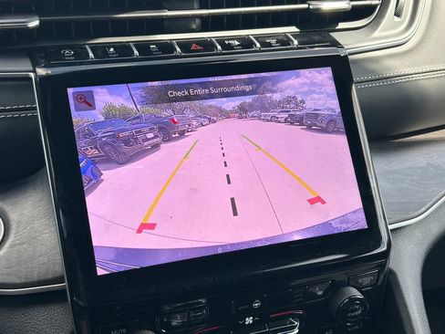 Used 2025 Jeep Grand Cherokee Limited RWD image 31