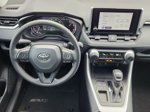 Used 2024 Toyota RAV4 LE image 31