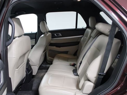 Used 2019 Ford Explorer XLT w/ Equipment Group 202A image 21